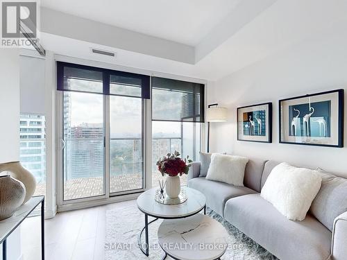 3510 - 3 Gloucester Street, Toronto, ON - Indoor Photo Showing Living Room