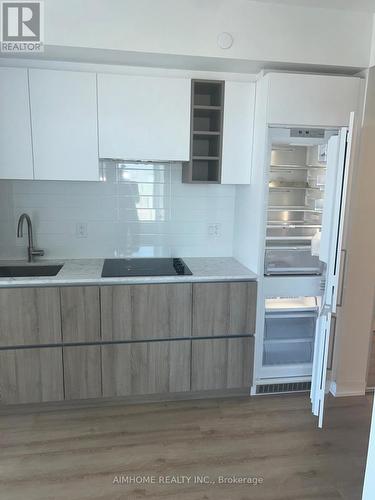 4606 - 319 Jarvis Street, Toronto, ON - Indoor Photo Showing Kitchen