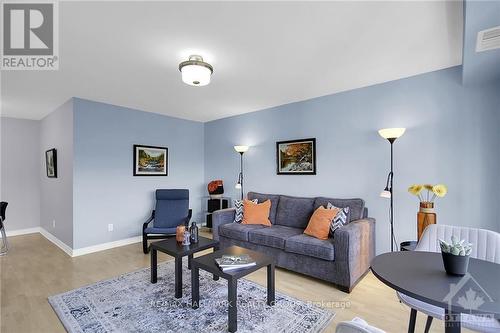 403 - 103 North Street, Perth, ON - Indoor Photo Showing Living Room