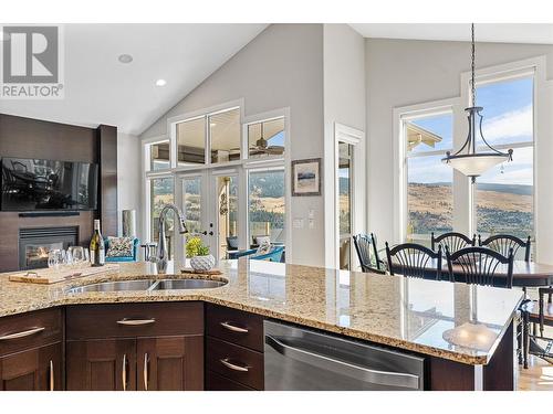 2707 Cliffshore Drive, Lake Country, BC - Indoor Photo Showing Kitchen With Double Sink