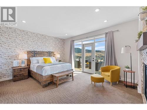 2707 Cliffshore Drive, Lake Country, BC - Indoor Photo Showing Bedroom