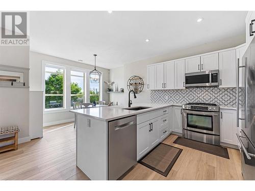 2707 Cliffshore Drive, Lake Country, BC - Indoor Photo Showing Kitchen With Stainless Steel Kitchen With Upgraded Kitchen