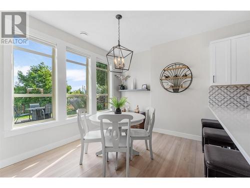 2707 Cliffshore Drive, Lake Country, BC - Indoor Photo Showing Dining Room