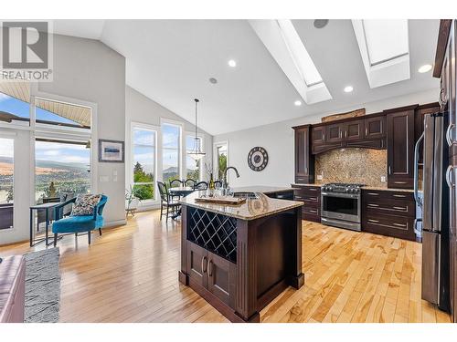 2707 Cliffshore Drive, Lake Country, BC - Indoor Photo Showing Kitchen With Stainless Steel Kitchen With Upgraded Kitchen