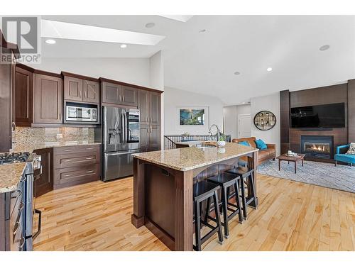 2707 Cliffshore Drive, Lake Country, BC - Indoor Photo Showing Kitchen With Stainless Steel Kitchen With Upgraded Kitchen