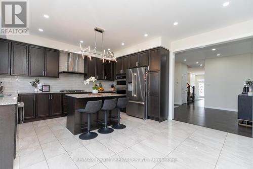 22 Wainwright Drive, Brampton, ON - Indoor Photo Showing Kitchen With Upgraded Kitchen