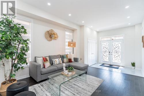 22 Wainwright Drive, Brampton, ON - Indoor Photo Showing Living Room