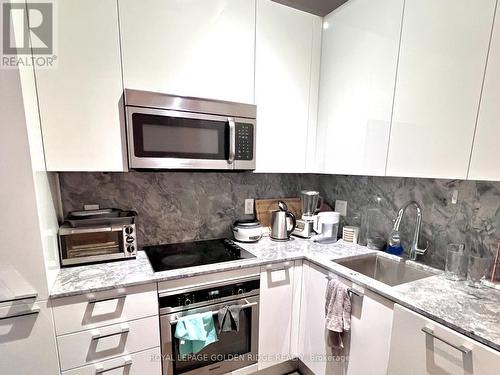 4706 - 42 Charles Street E, Toronto, ON - Indoor Photo Showing Kitchen With Upgraded Kitchen