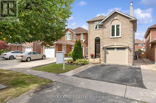 30 Elmpark Court, Richmond Hill, ON - Outdoor With Facade