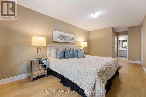 30 Elmpark Court, Richmond Hill, ON - Indoor Photo Showing Bedroom