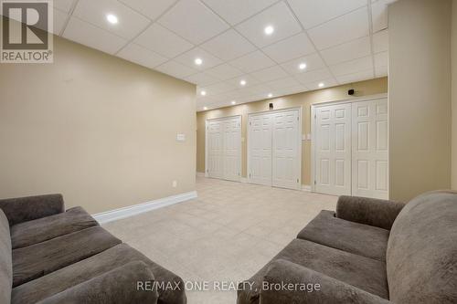 30 Elmpark Court, Richmond Hill, ON - Indoor