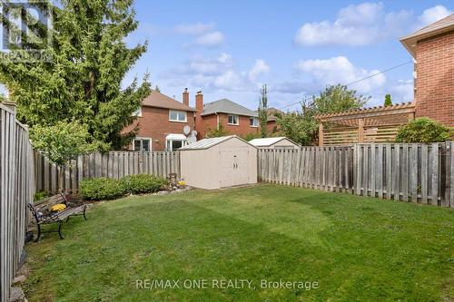 30 Elmpark Court, Richmond Hill, ON - Outdoor