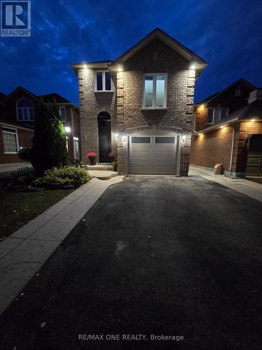 30 Elmpark Court, Richmond Hill, ON - Outdoor With Facade