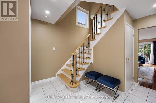 30 Elmpark Court, Richmond Hill, ON - Indoor Photo Showing Other Room