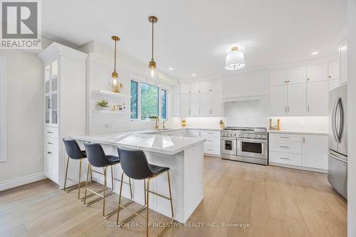 38 Lilac Lane, Springwater, ON - Indoor Photo Showing Kitchen With Upgraded Kitchen