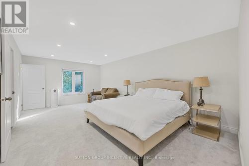 38 Lilac Lane, Springwater, ON - Indoor Photo Showing Bedroom