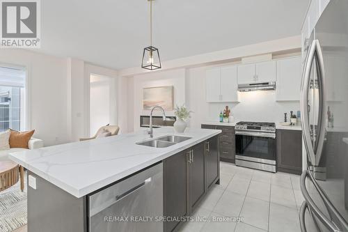 4009 Sixth Line, Oakville, ON - Indoor Photo Showing Kitchen With Double Sink With Upgraded Kitchen