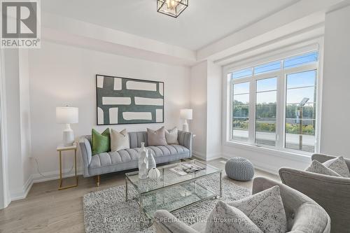 4009 Sixth Line, Oakville, ON - Indoor Photo Showing Living Room