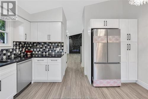 3532 Virginia Park, Windsor, ON - Indoor Photo Showing Kitchen