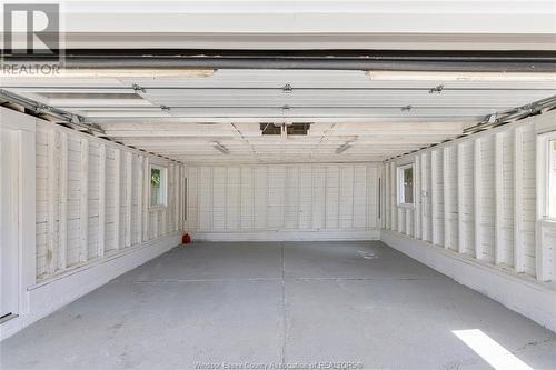 3220 Everts Avenue, Windsor, ON - Indoor Photo Showing Garage