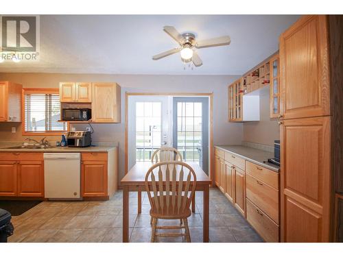 9212 6 Street, Dawson Creek, BC - Indoor Photo Showing Kitchen With Double Sink