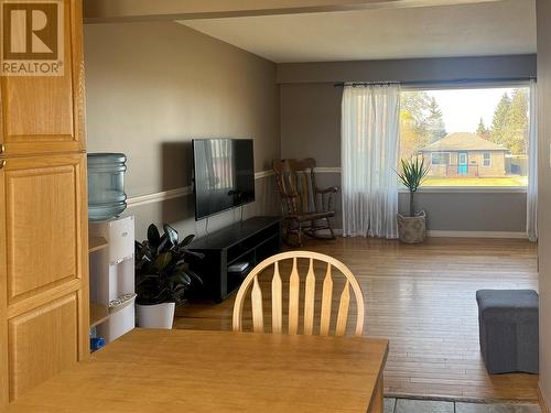 9212 6 Street, Dawson Creek, BC - Indoor Photo Showing Dining Room