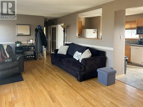 9212 6 Street, Dawson Creek, BC - Indoor Photo Showing Living Room