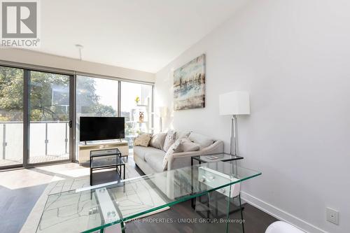 403 - 1815 Yonge Street, Toronto, ON - Indoor Photo Showing Living Room