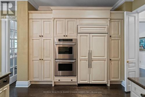 204 - 1 Post Road, Toronto, ON - Indoor Photo Showing Kitchen