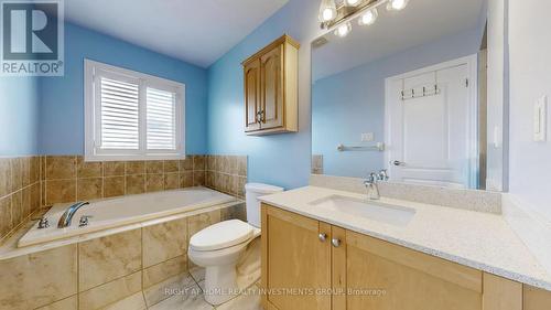 96 Four Seasons Crescent, Newmarket, ON - Indoor Photo Showing Bathroom