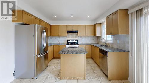 96 Four Seasons Crescent, Newmarket, ON - Indoor Photo Showing Kitchen With Stainless Steel Kitchen With Double Sink