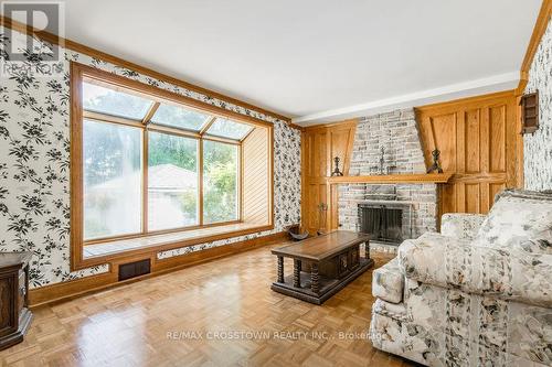 27 Riverview Heights, Toronto, ON - Indoor Photo Showing Living Room With Fireplace