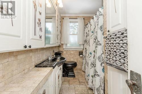 27 Riverview Heights, Toronto, ON - Indoor