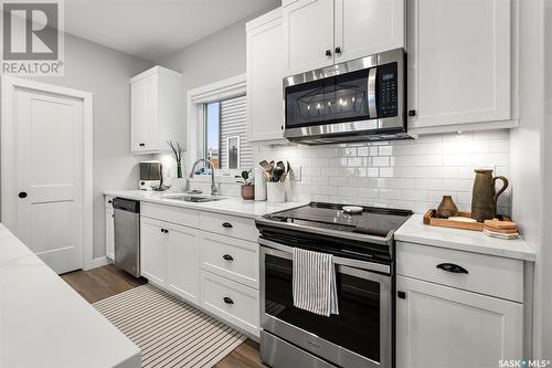 234 Dubois Crescent, Saskatoon, SK - Indoor Photo Showing Kitchen