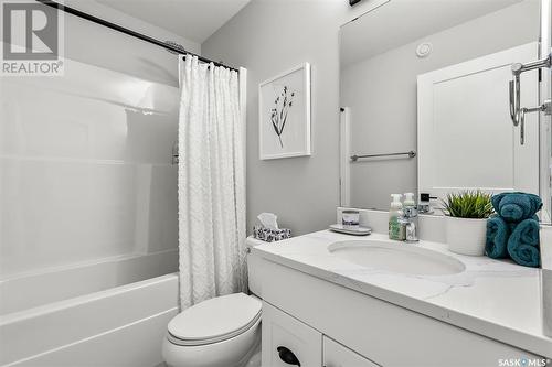 234 Dubois Crescent, Saskatoon, SK - Indoor Photo Showing Bathroom