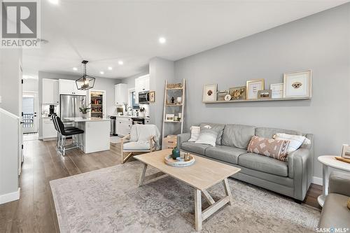 234 Dubois Crescent, Saskatoon, SK - Indoor Photo Showing Living Room