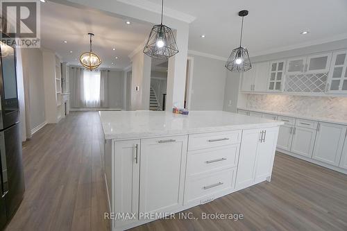 4661 Founders Walk, Mississauga, ON - Indoor Photo Showing Kitchen With Upgraded Kitchen