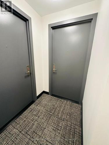 409 - 86 Dundas Street E, Mississauga, ON - Indoor Photo Showing Other Room