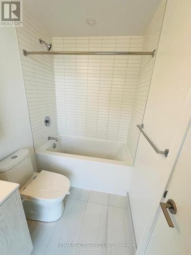 409 - 86 Dundas Street E, Mississauga, ON - Indoor Photo Showing Bathroom