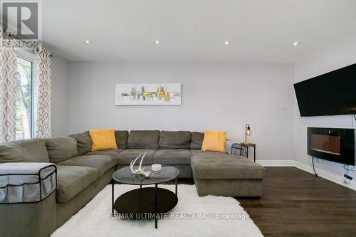 50 Belmont Drive, Brampton, ON - Indoor Photo Showing Living Room