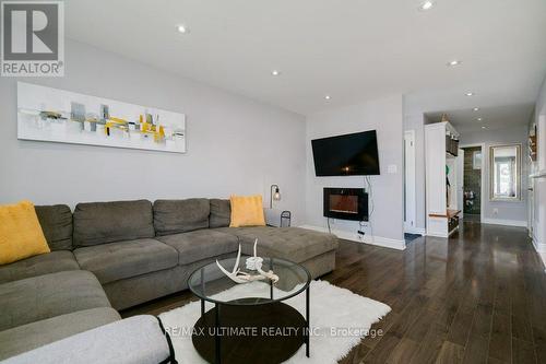 50 Belmont Drive, Brampton, ON - Indoor Photo Showing Living Room