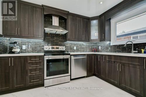 50 Belmont Drive, Brampton, ON - Indoor Photo Showing Kitchen With Upgraded Kitchen