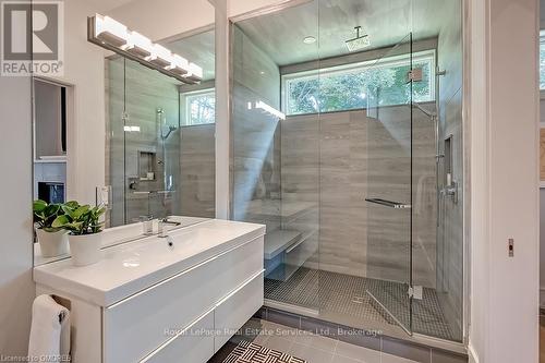 1250 Braeside Drive, Oakville (1011 - Mo Morrison), ON - Indoor Photo Showing Bathroom