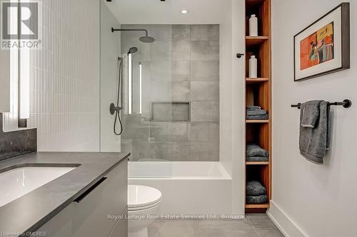 1250 Braeside Drive, Oakville (1011 - Mo Morrison), ON - Indoor Photo Showing Bathroom