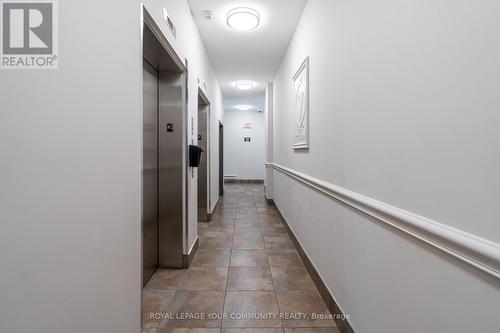 414 - 15450 Yonge Street, Aurora, ON - Indoor Photo Showing Other Room