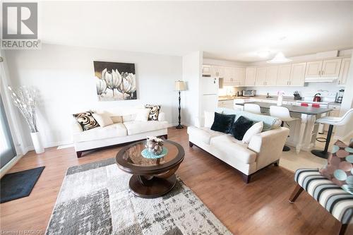 401 Birmingham Street E Unit# 305, Mount Forest, ON - Indoor Photo Showing Living Room