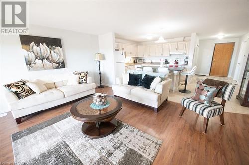 401 Birmingham Street E Unit# 305, Mount Forest, ON - Indoor Photo Showing Living Room