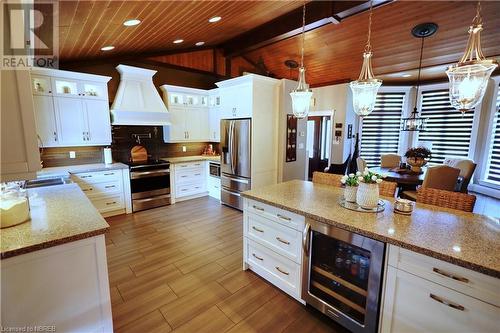 189 Pine Street, Sturgeon Falls, ON - Indoor Photo Showing Kitchen