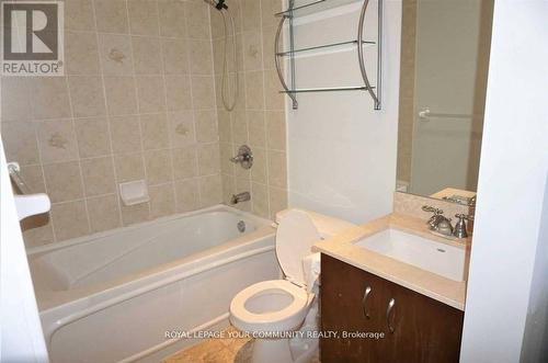 404 - 21 Scollard Street, Toronto, ON - Indoor Photo Showing Bathroom