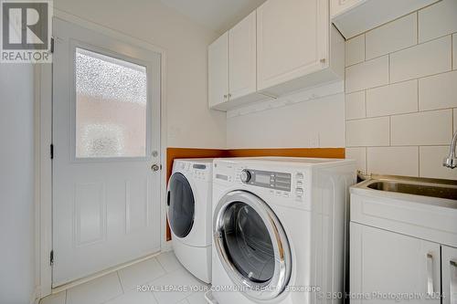 53 Marsh Street, Richmond Hill, ON - Indoor Photo Showing Laundry Room